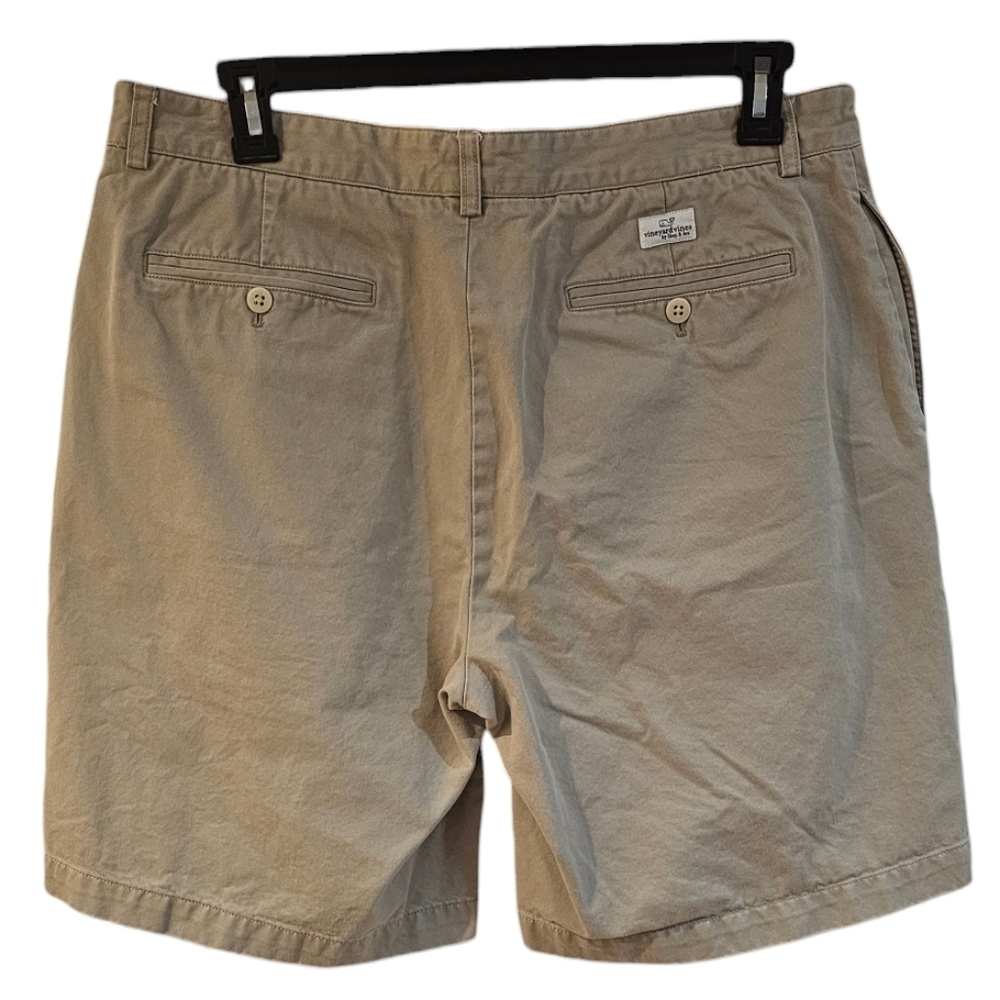 Vineyard Vines - Men's Vintage Classic Khaki 7" Club Shorts - Picture 2 of 7